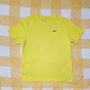 Nike Yellow Short Sleeve Tee w/ Black Swoosh Size MEDIUM